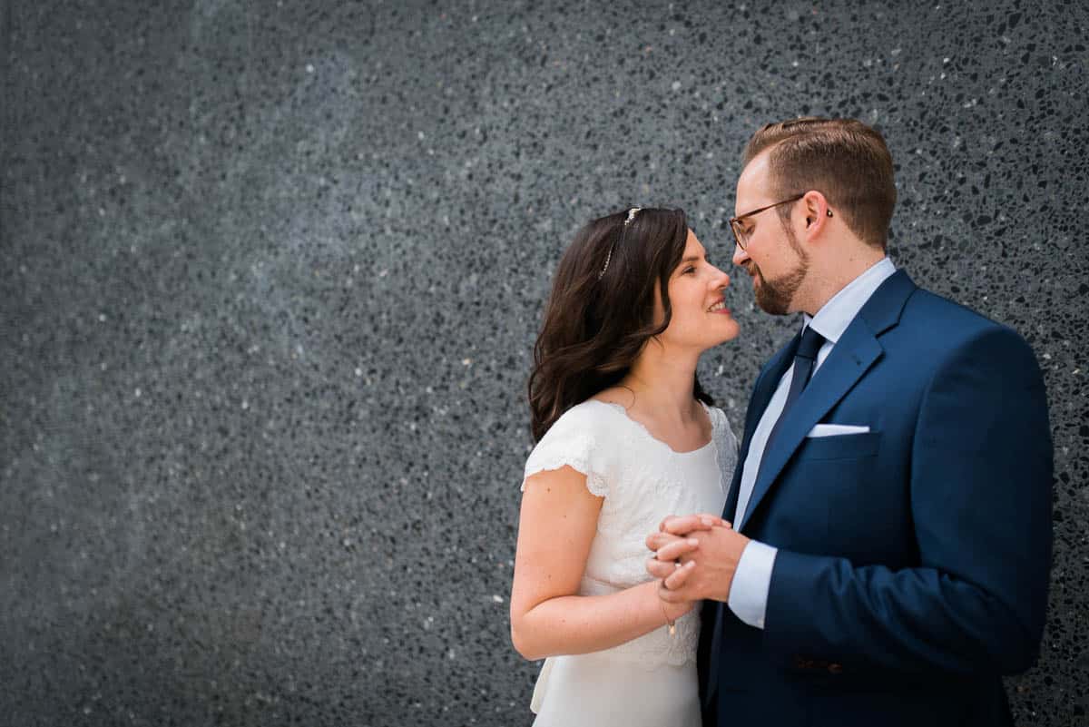 Puristische Hochzeit im Standesamt Mandlstraße in München Schwabing